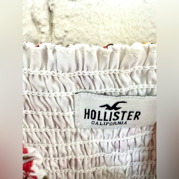 Hollister Red & White Spaghetti Strap Smocked-Top Floral Mini Sundress, Size XS - Picture 9 of 12